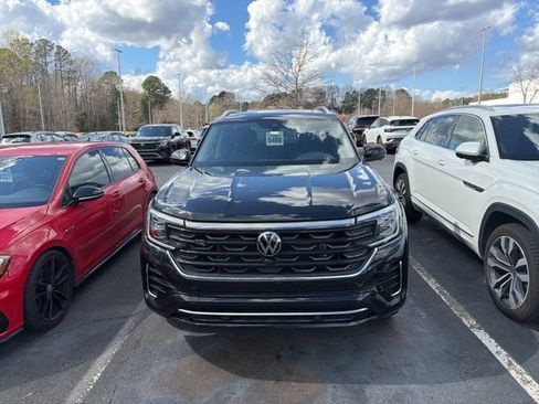 Used 2024 Volkswagen Atlas SEL Premium R-Line image 2