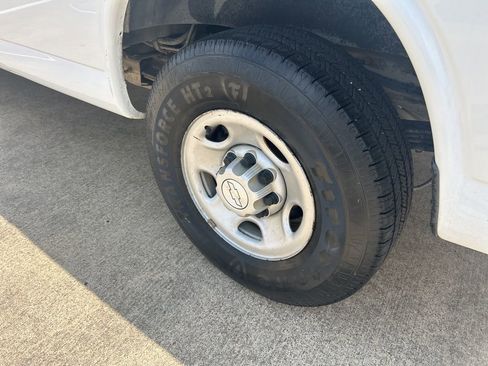 Used 2016 Chevrolet Express 2500 LS image 10