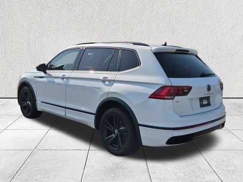 Used 2023 Volkswagen Tiguan SE R-Line FWD image 5