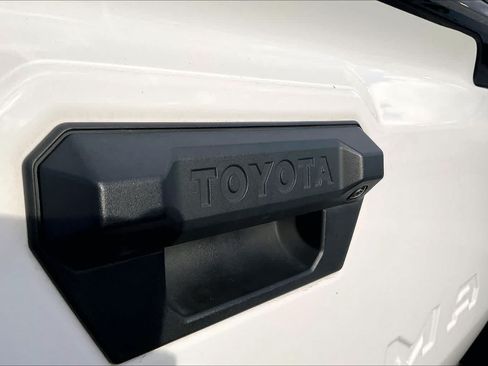 Used 2024 Toyota Tacoma 4x4 Double Cab Hybrid image 7
