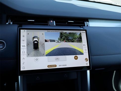 New 2025 Land Rover Discovery Sport Dynamic SE image 25