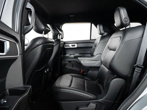 Used 2020 Ford Explorer XLT w/ Equipment Group 202A image 19