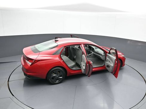 Certified 2021 Hyundai Elantra SEL FWD image 44