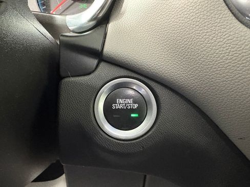 Used 2020 Chevrolet Equinox LS w/ LS Convenience Package image 22