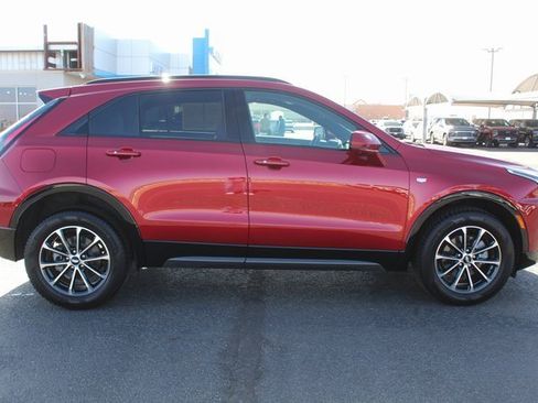 Used 2025 Cadillac XT4 Sport image 2