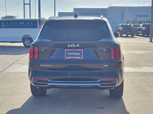 Used 2023 Kia Sorento SX image 7