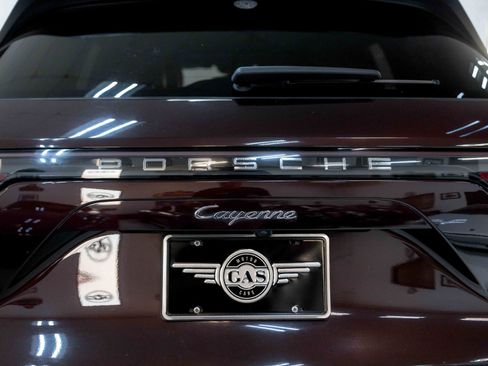 Used 2019 Porsche Cayenne image 22