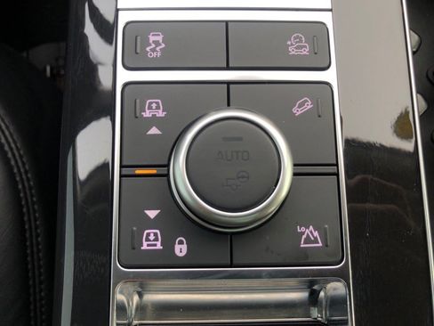 Used 2019 Land Rover Range Rover Long Wheelbase Autobiography image 32