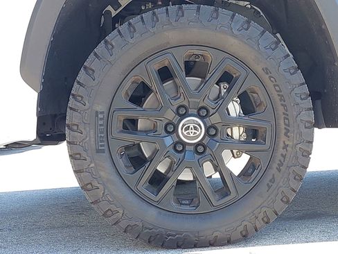 Used 2024 Toyota Tundra Limited AWD/4WD image 10