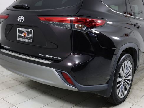 Used 2021 Toyota Highlander Platinum image 46