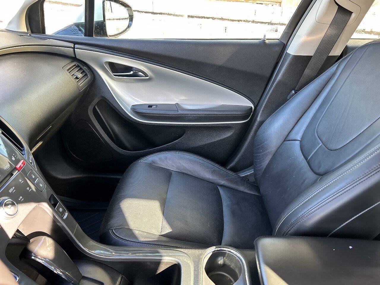 Used 2012 Chevrolet Volt Premium w/ Premium Trim Package FWD image 11