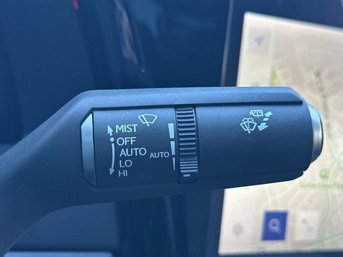 Used 2024 Lexus RZ 300e Premium image 33