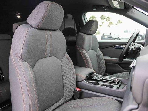 Used 2025 Honda Pilot Sport image 17