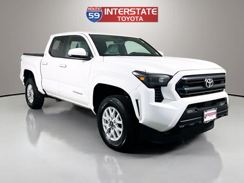 Used 2026 Toyota Tacoma SR5 AWD/4WD image 1