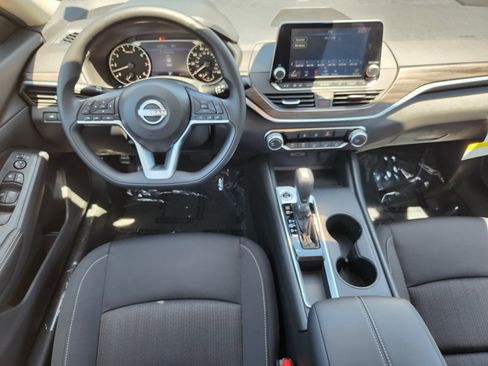 New 2025 Nissan Altima 2.5 SV image 10