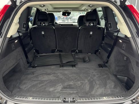 Used 2022 Volvo XC90 T6 Momentum w/ Climate Package image 7