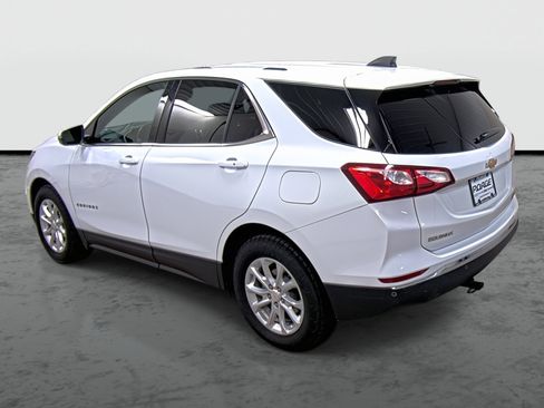 Used 2018 Chevrolet Equinox LT FWD image 2