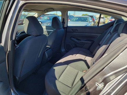 Used 2023 Nissan Altima 2.5 SV image 7