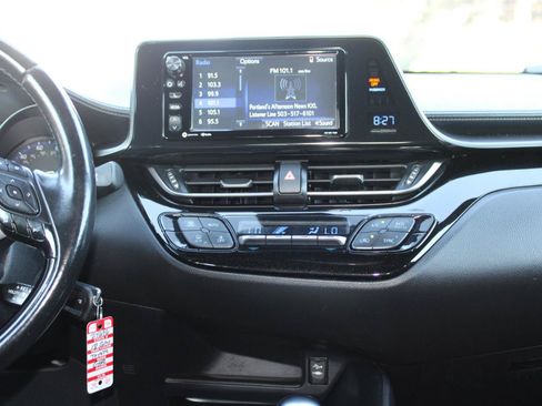 Used 2018 Toyota C-HR XLE FWD image 11