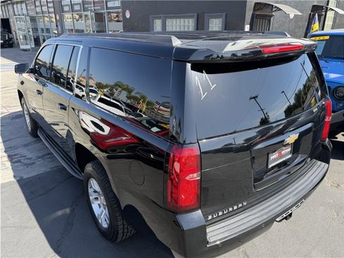 Used 2018 Chevrolet Suburban LT AWD/4WD image 10