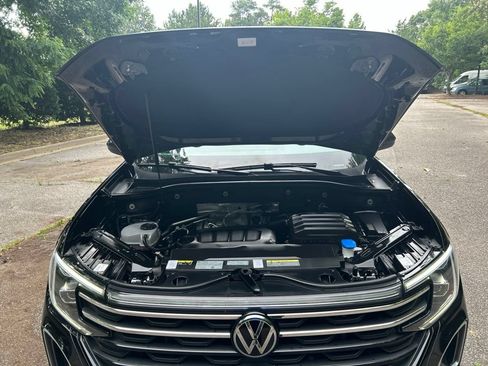 Used 2024 Volkswagen Atlas Peak Edition SE AWD/4WD image 14