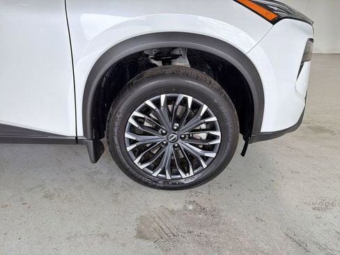 Certified 2025 Nissan Rogue SL w/ Tech Package AWD/4WD image 14