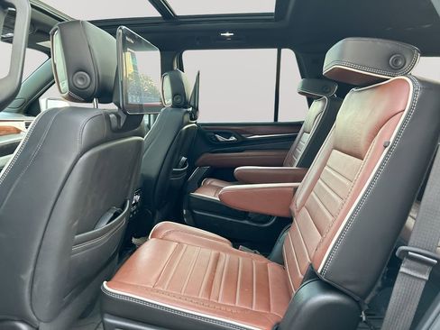 Used 2024 GMC Yukon Denali Ultimate AWD/4WD image 30