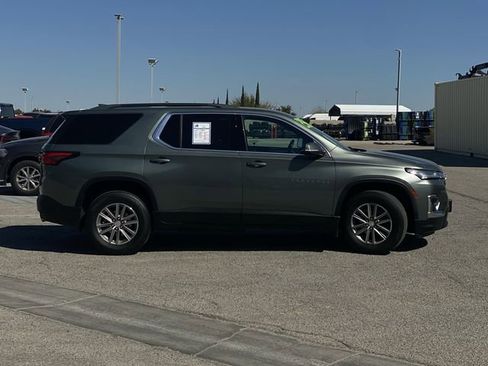 Used 2023 Chevrolet Traverse LT image 4