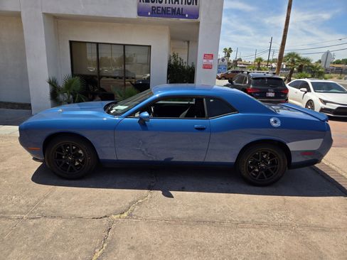 Used 2021 Dodge Challenger SXT RWD image 2