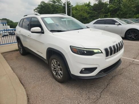 Used 2020 Jeep Cherokee Latitude Plus w/ Cold Weather Group AWD/4WD image 5