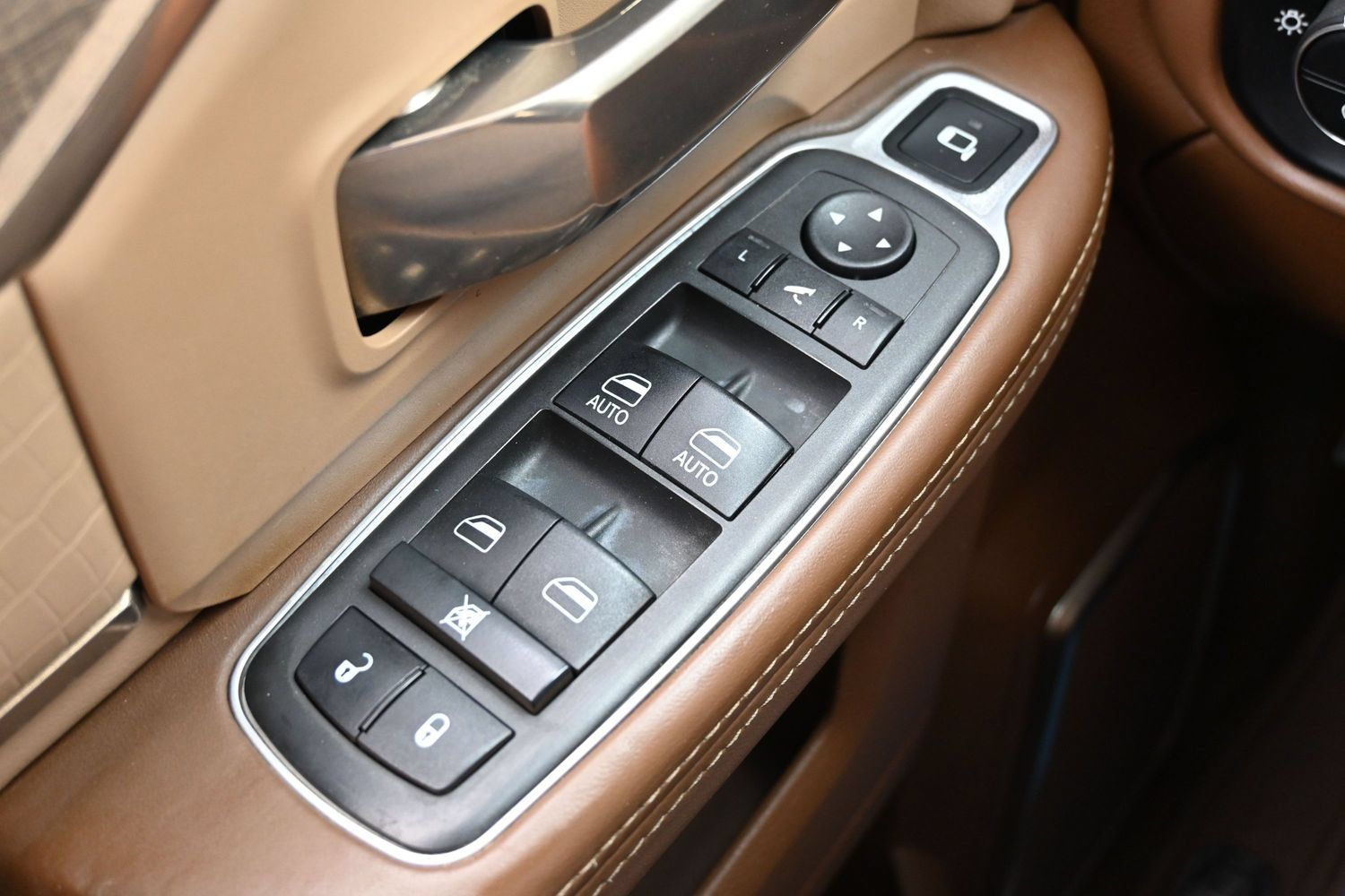 Used 2022 RAM 3500 Limited AWD/4WD image 25