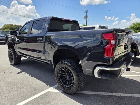 Used 2024 Chevrolet Silverado 1500 LT AWD/4WD image 3