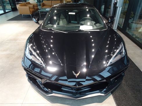 Used 2024 Chevrolet Corvette Stingray Coupe image 3