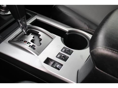 Used 2016 Toyota 4Runner SR5 Premium image 32