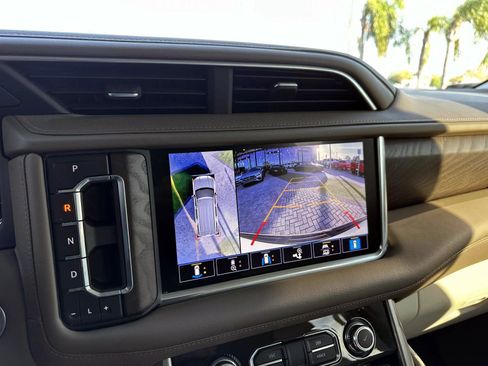 Used 2021 GMC Yukon XL Denali image 26