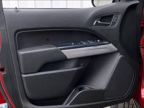 Used 2021 Chevrolet Colorado LT w/ LT Convenience Package image 20