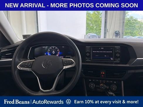 Used 2024 Volkswagen Jetta SE w/ Panoramic Sunroof Package FWD image 12