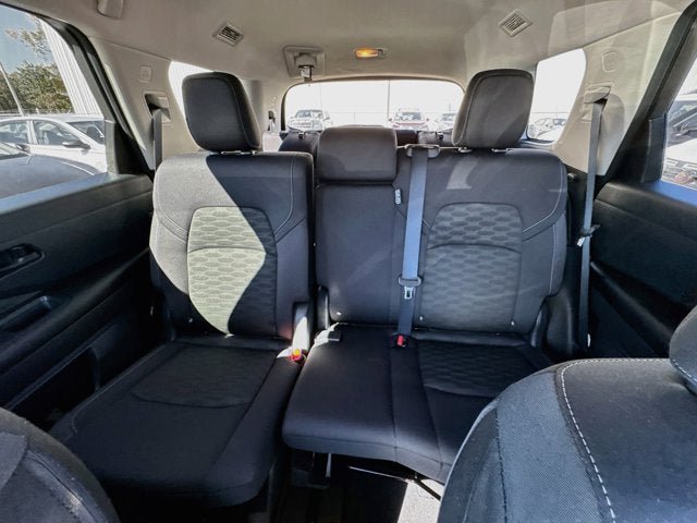 Used 2024 Nissan Pathfinder S AWD/4WD image 19