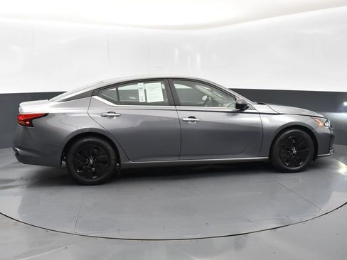 Used 2024 Nissan Altima 2.5 S image 8