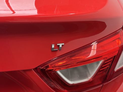 Used 2017 Chevrolet Cruze LT image 24
