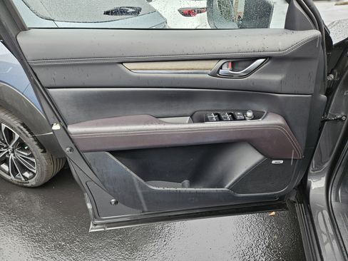 Certified 2025 MAZDA CX-5 Signature image 17