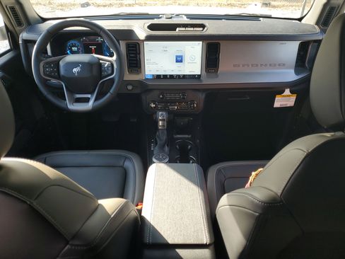 New 2025 Ford Bronco Outer Banks image 12