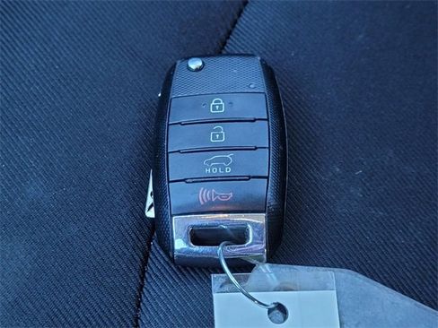 Used 2016 Kia Soul + image 29