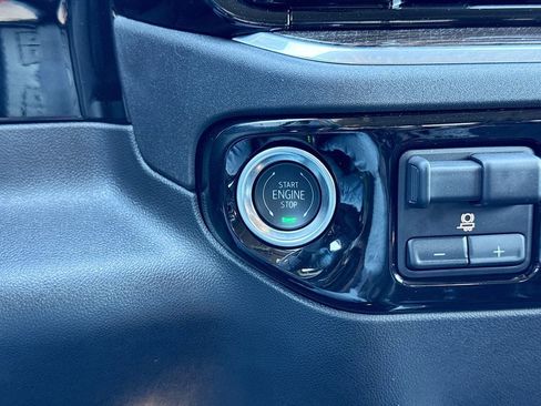 Used 2025 Chevrolet Silverado 1500 LT w/ Leather Package image 18