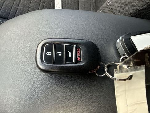 Used 2023 Honda HR-V LX image 27