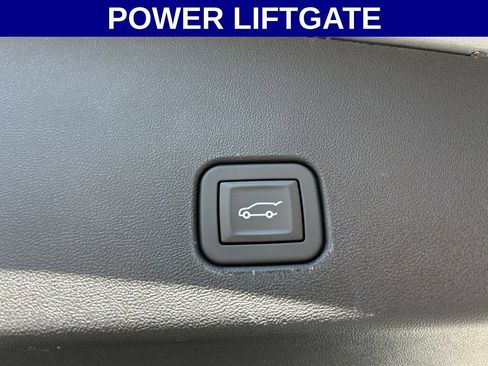 Used 2025 Cadillac Optiq Luxury 1 AWD/4WD image 18