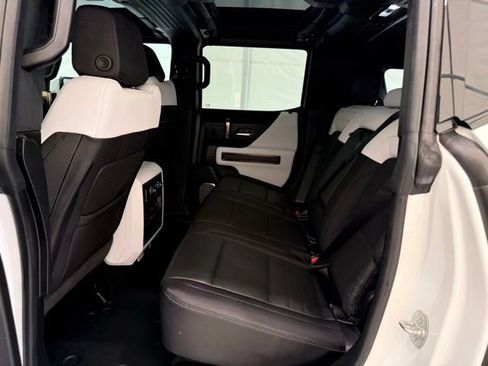 Used 2025 GMC Hummer EV 3X image 18