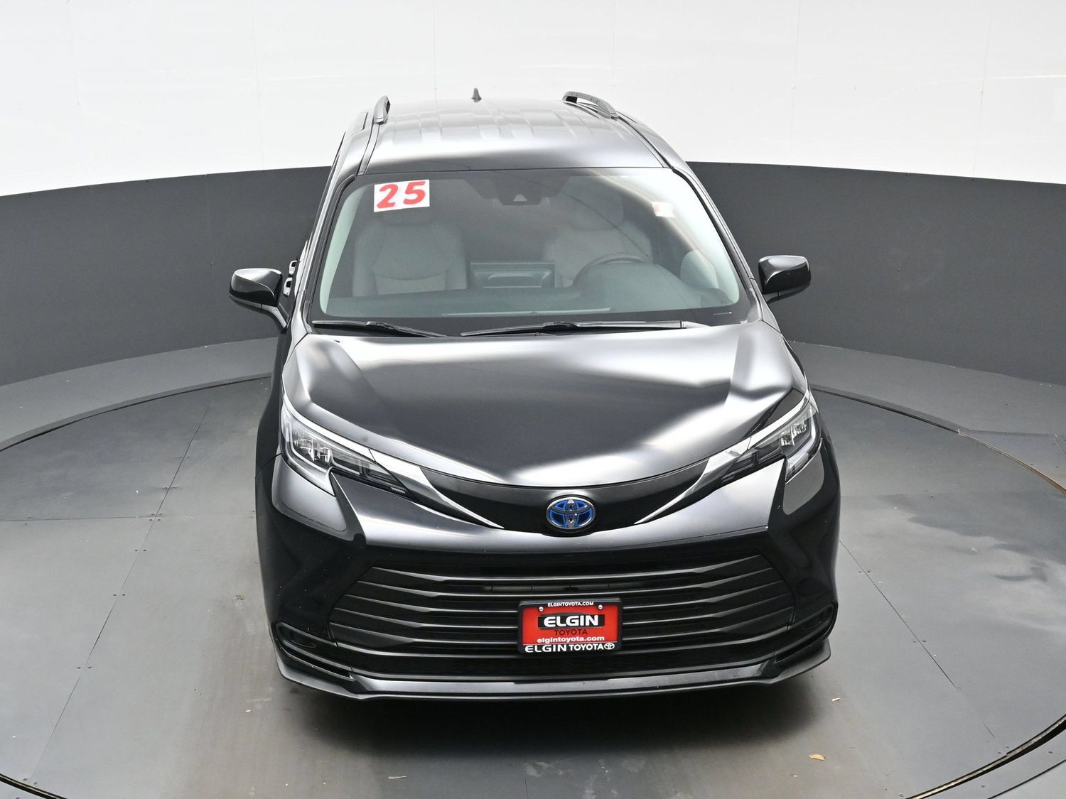 Used 2025 Toyota Sienna LE AWD/4WD image 36