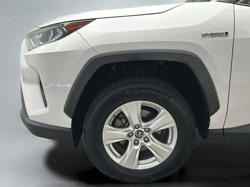 Used 2019 Toyota RAV4 XLE w/ Convenience Package AWD/4WD image 12