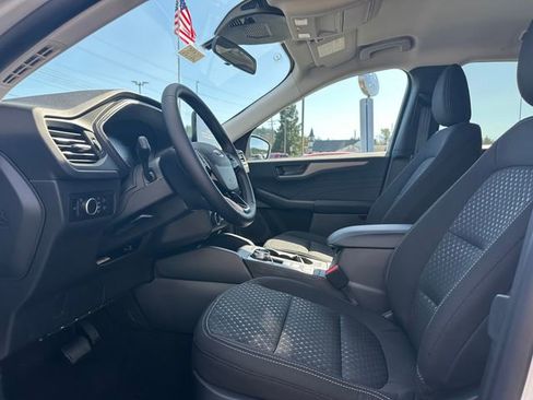 New 2025 Ford Escape Active w/ Cold Weather Package image 9